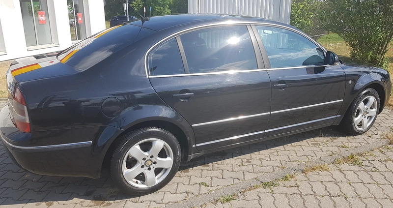 Skoda Superb cena 13500 przebieg: 255600, rok produkcji 2007 z Bełchatów małe 106